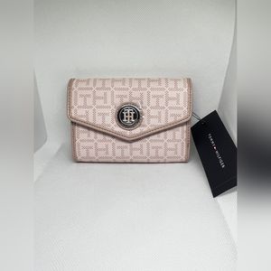 NWT Tommy Hilfiger Clutch Wallet